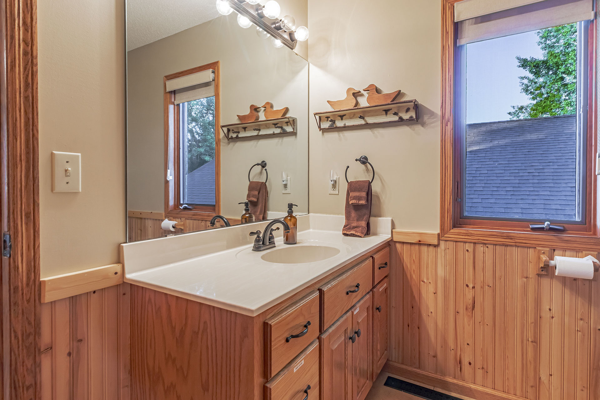 Loon Lodge Leech Lake - Bathroom 1 - p01