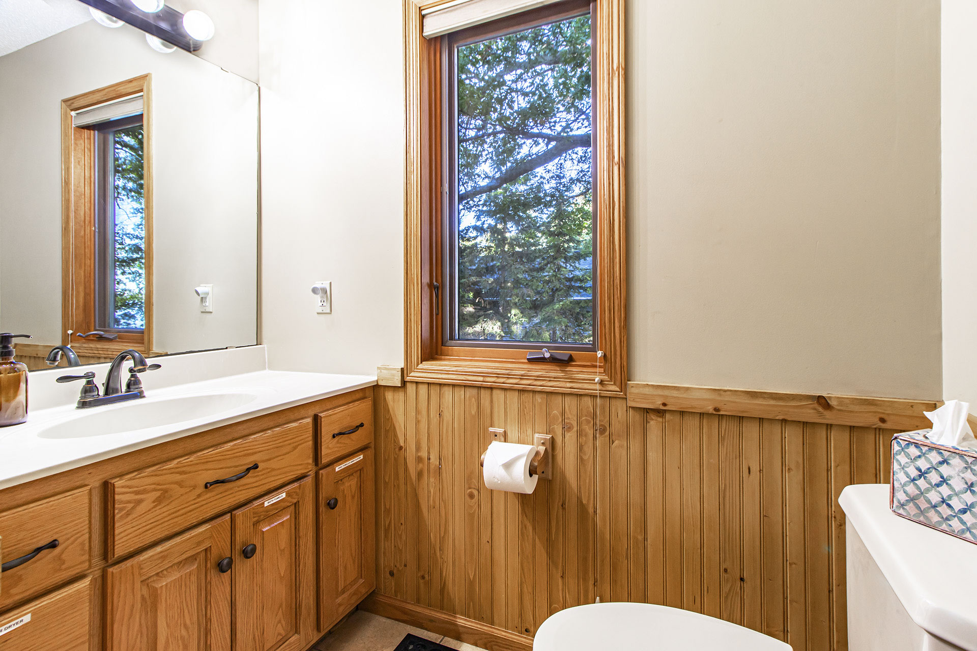 Loon Lodge Leech Lake - Bathroom 2 - p01