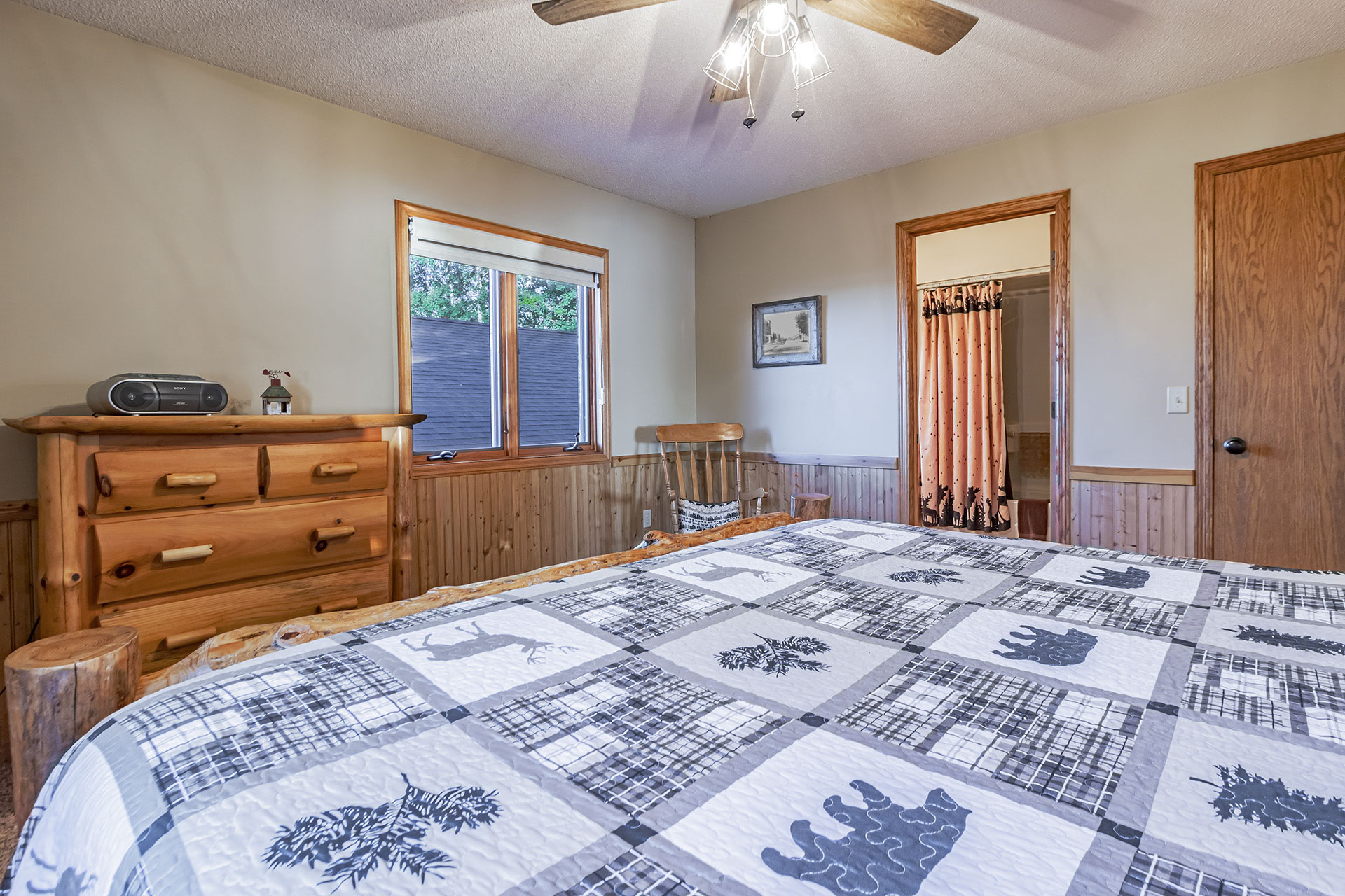 Loon Lodge Leech Lake - Bedroom 1 - p06