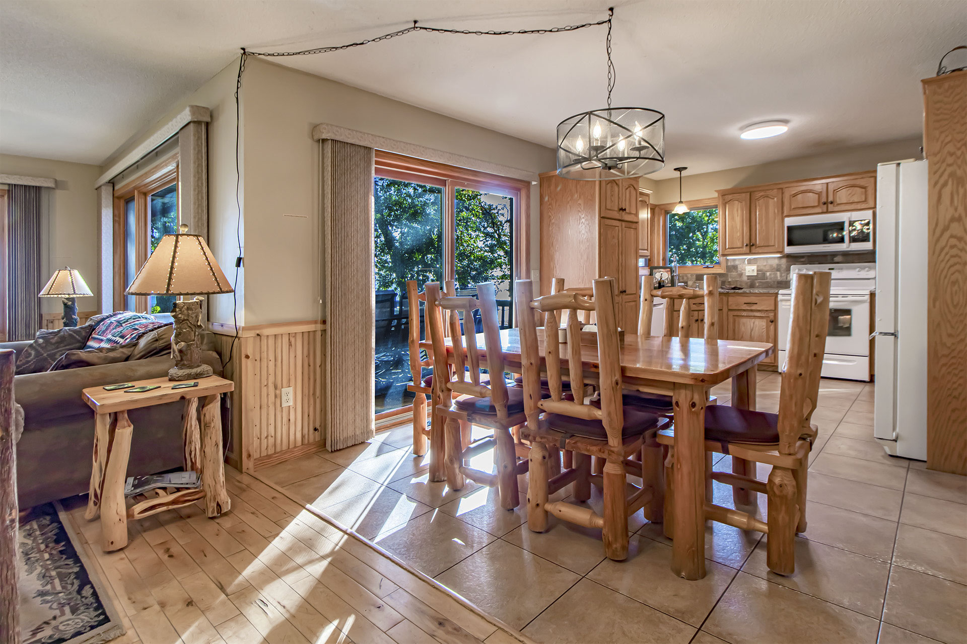 Loon Lodge Leech Lake - Dining - p01