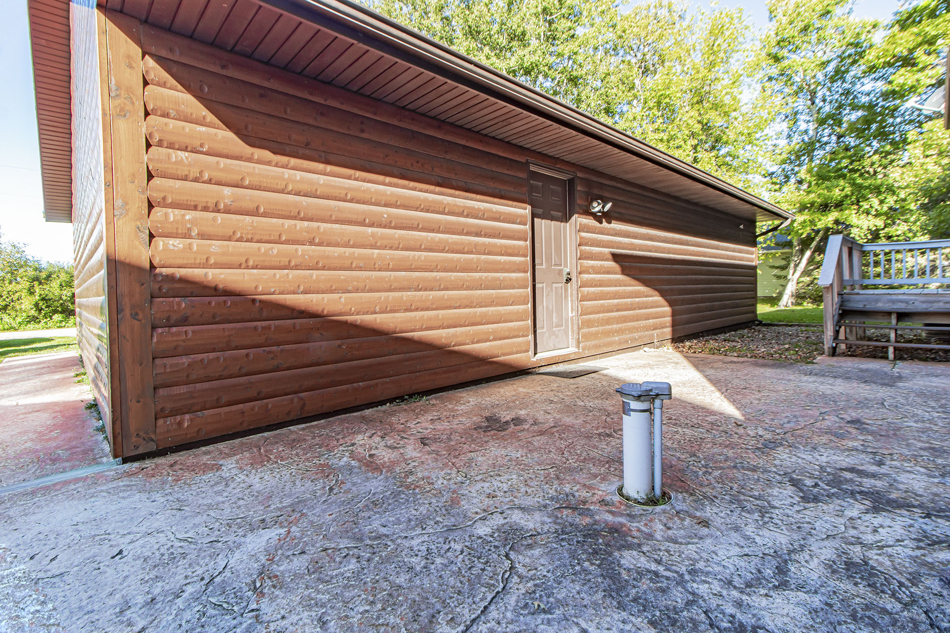 Loon Lodge Leech Lake - Garage - p01