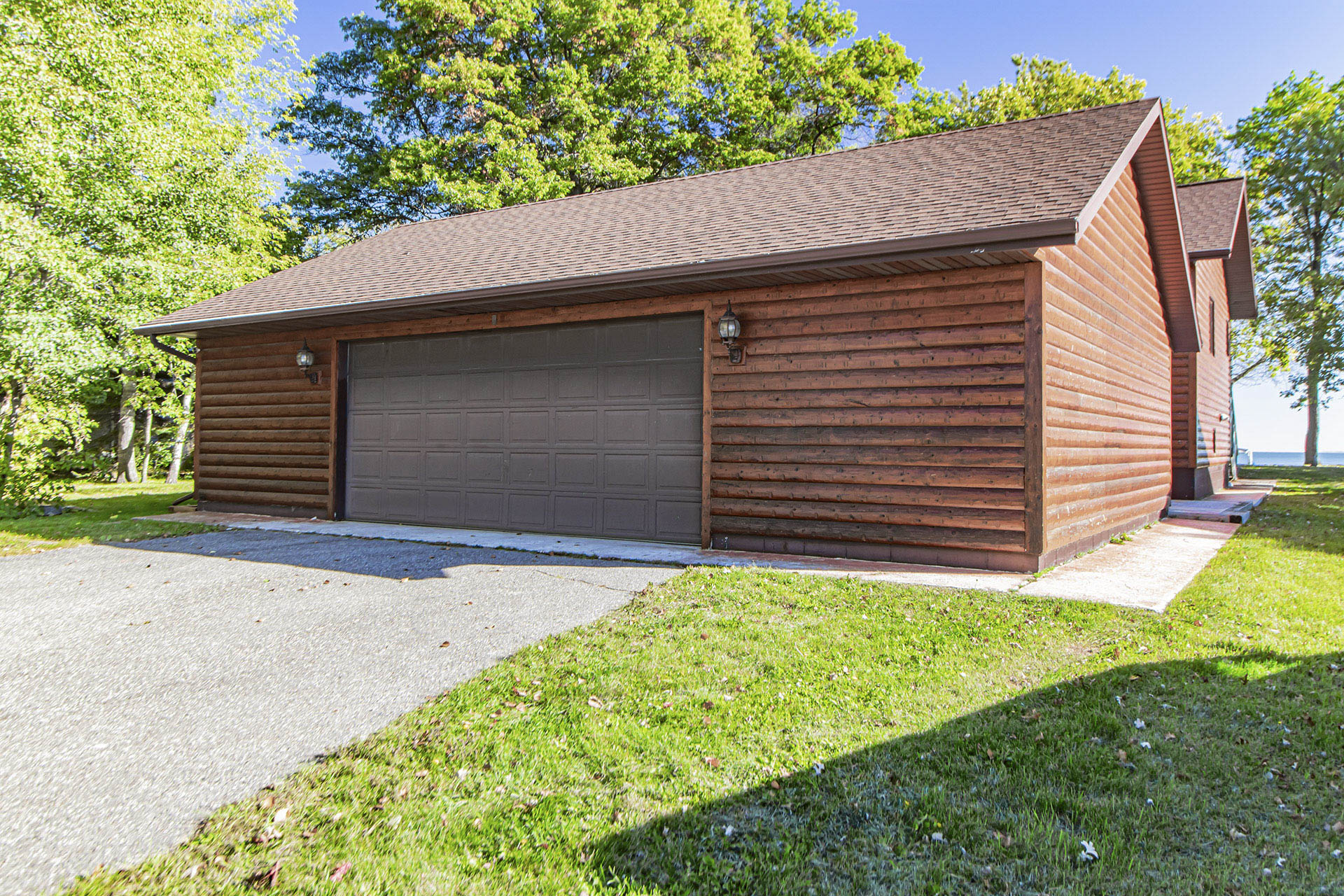 Loon Lodge Leech Lake - Garage - p03