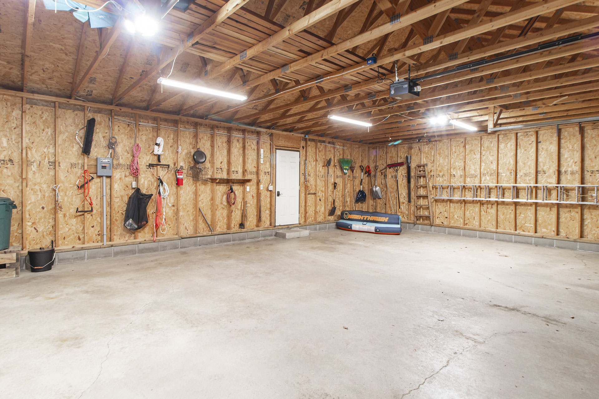 Loon Lodge Leech Lake - Garage - p08