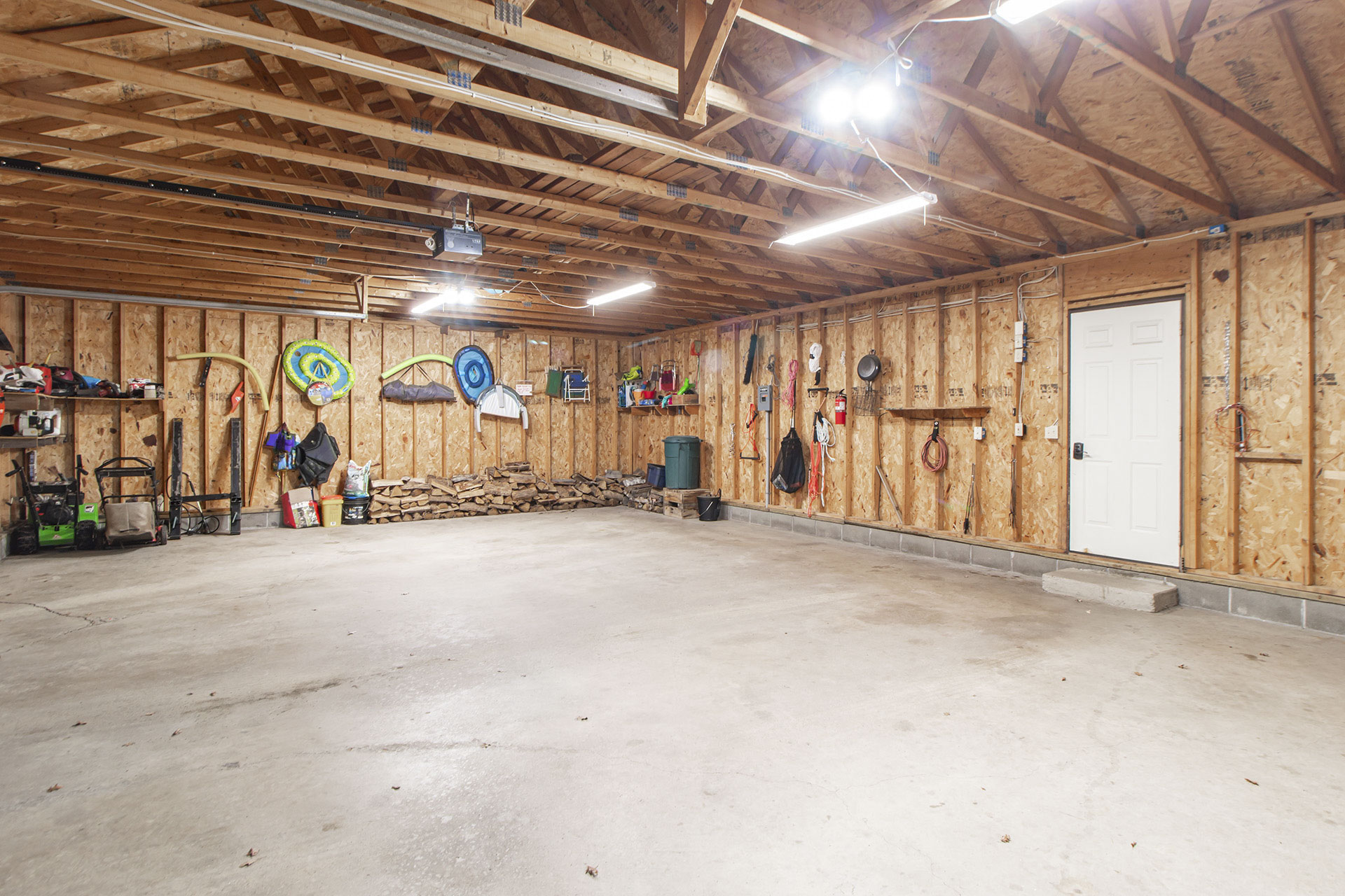 Loon Lodge Leech Lake - Garage - p10