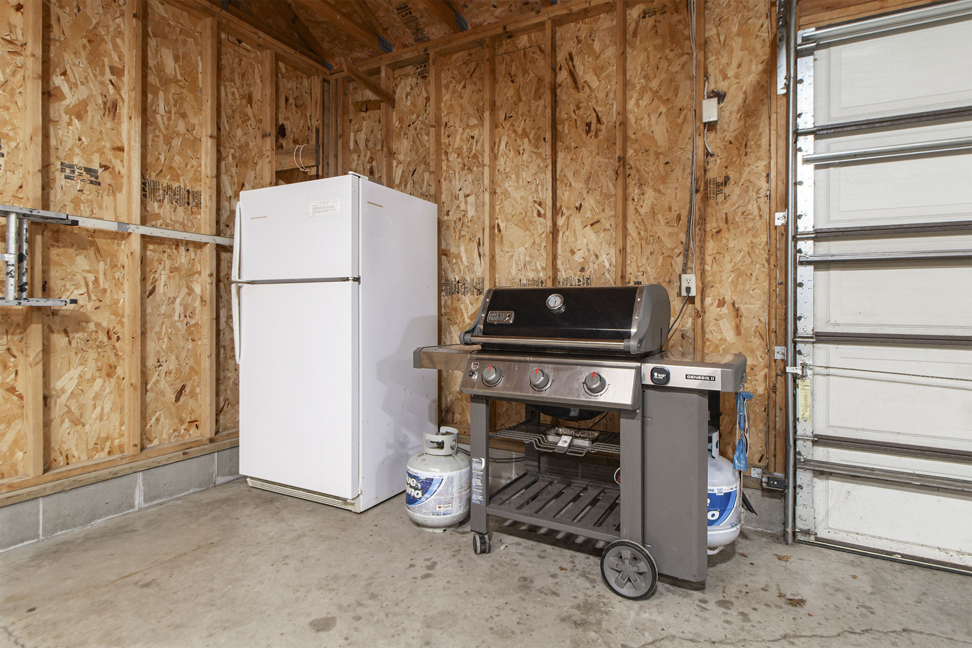 Loon Lodge Leech Lake - Garage - p13